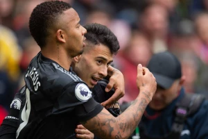 POLUVREME - Arsenalov šampionski "ples" na "Enfildu", Salah vratio nadu Liverpulu!